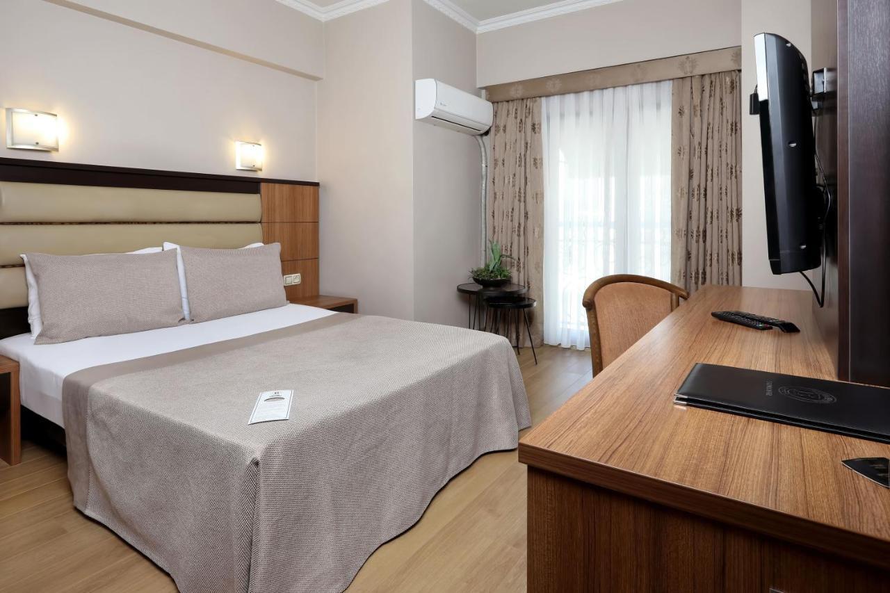 บัลเติร์ก โฮเต็ล อิซมิต Hotel โคจาเอลี ภายนอก รูปภาพ